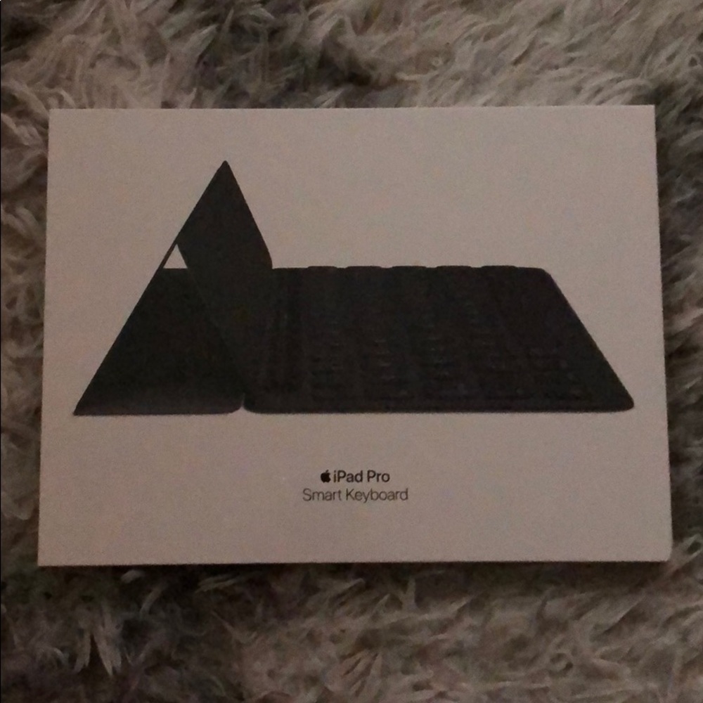 Brand New iPad Pro (10.5-inch) smart keyboard